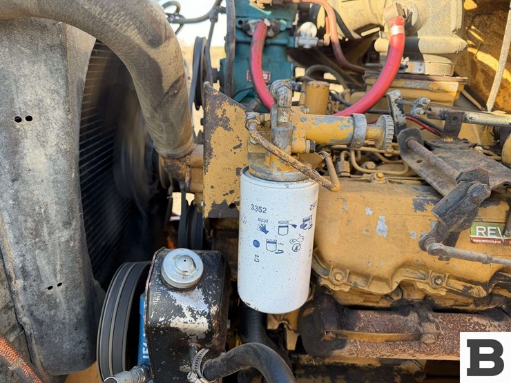 1985-ford-8000-image-42