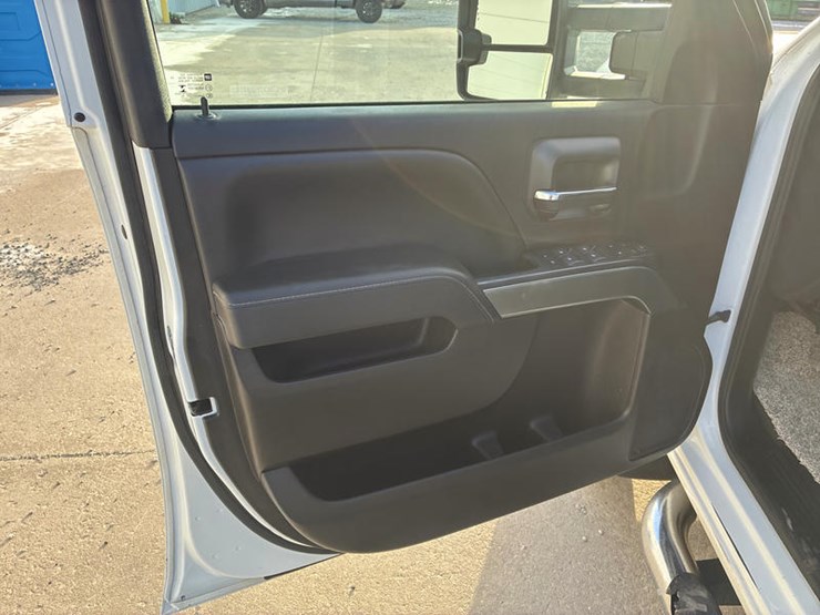 2019-chevrolet-2500-image-51