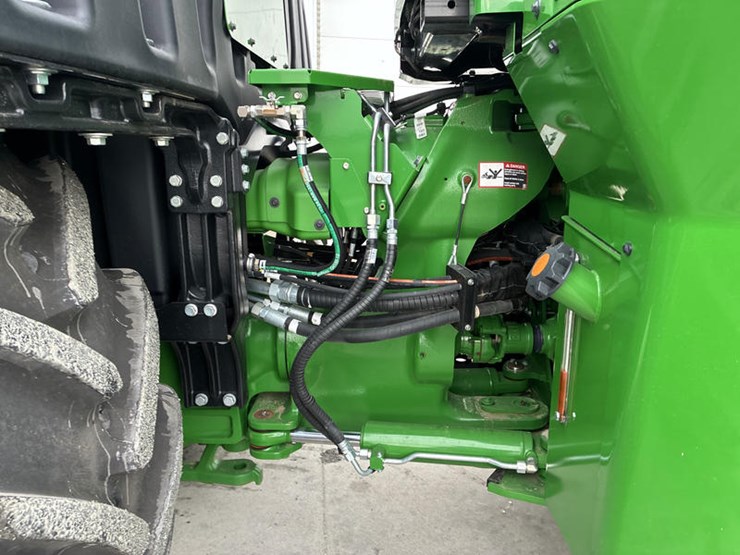 2025-john-deere-9r-590-image-19