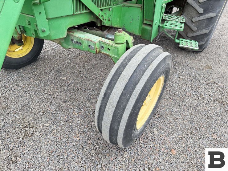1983-john-deere-2350-image-18