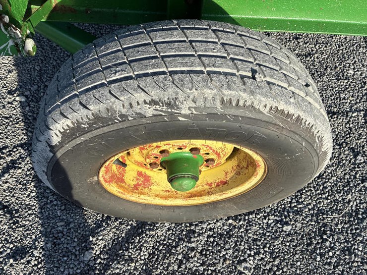 john-deere-7-image-13