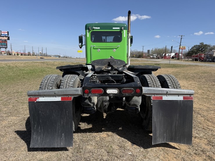 2021-peterbilt-367-image-6