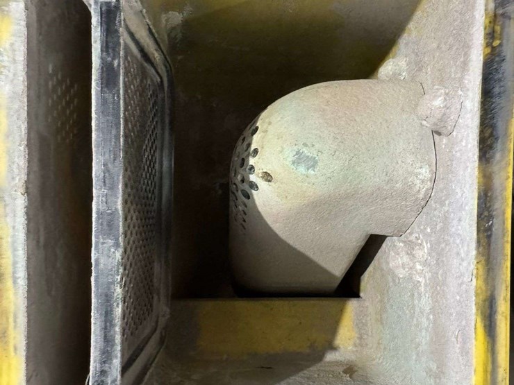 qty.-16--1790-seed-meters-and-mini-hoppers-w/-pro-shaft-drive-image-8