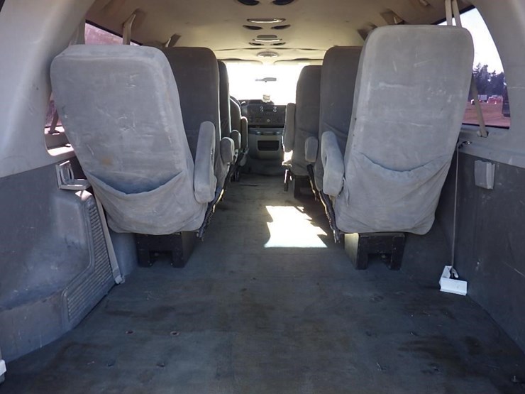 2011-ford-e350-image-10