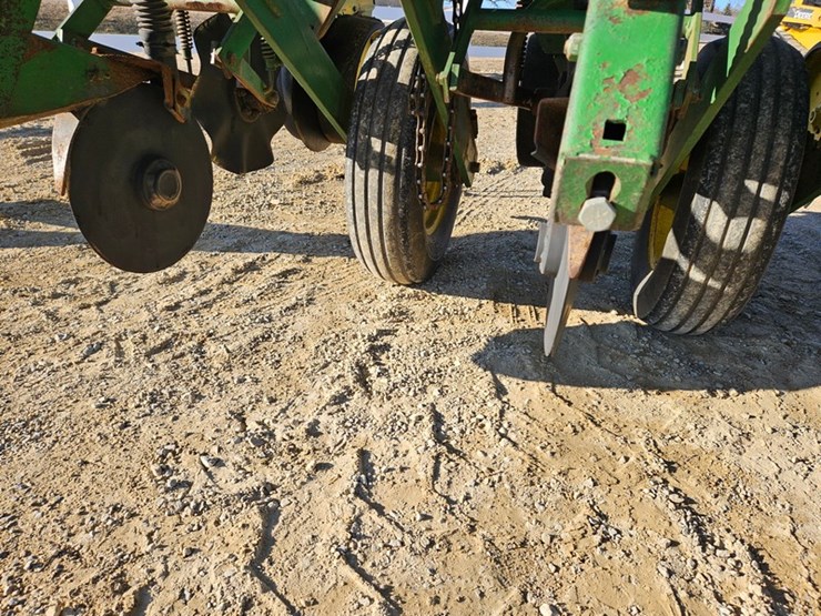 john-deere-7000-image-14