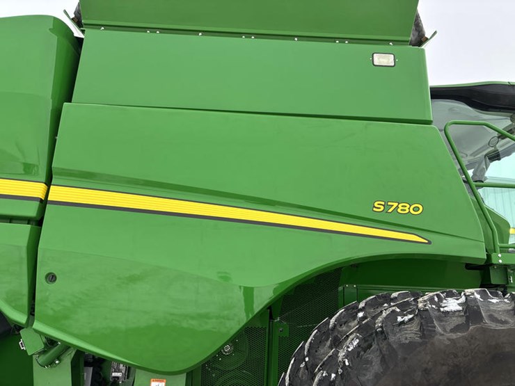 2018-john-deere-s780-image-10
