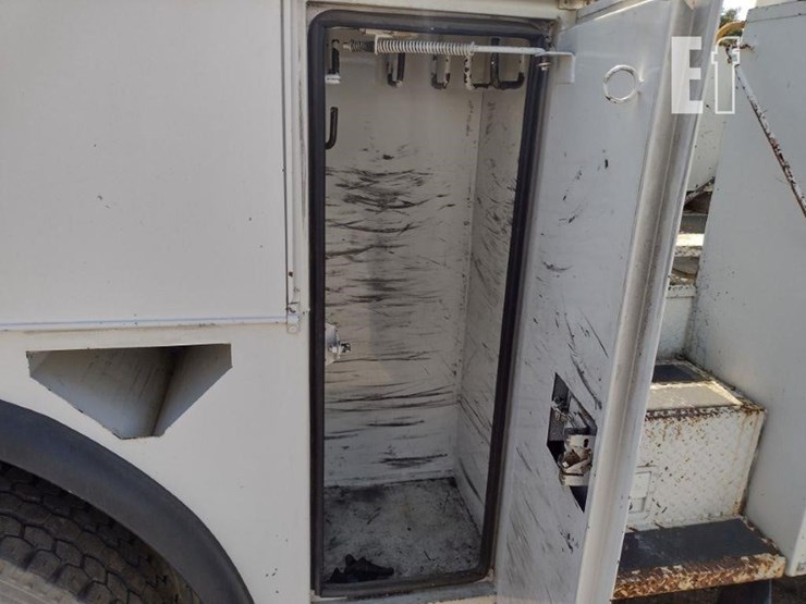 2008-international-durastar-4300-image-34