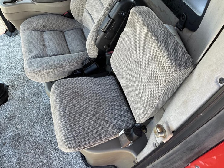 2010-case-ih-8120-image-104