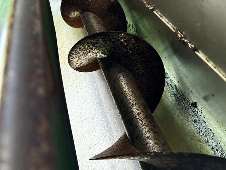 2009-john-deere-9570-sts-image-94