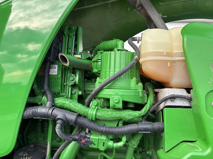 2012-john-deere-8260r-image-58