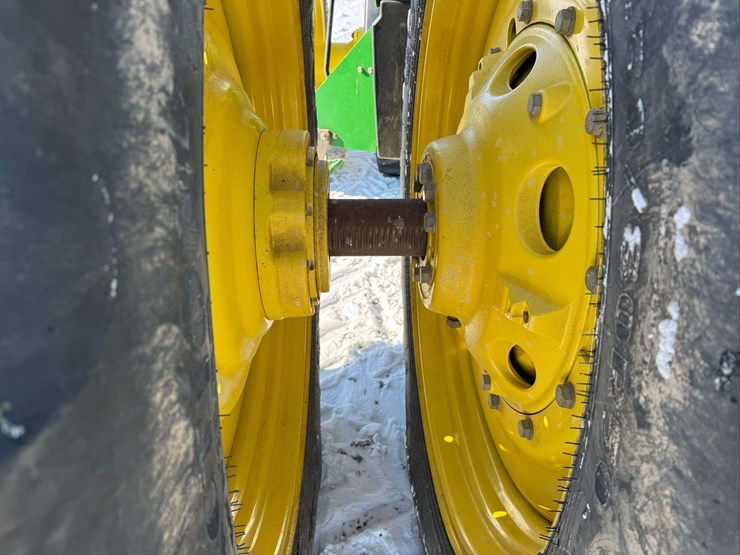 2012-john-deere-8310r-image-44