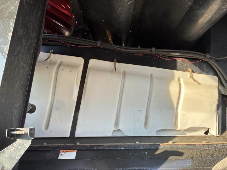 2010-case-ih-8120-image-77