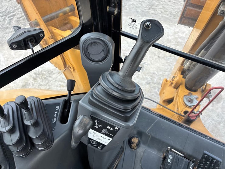 2017-caterpillar-415f2-image-77