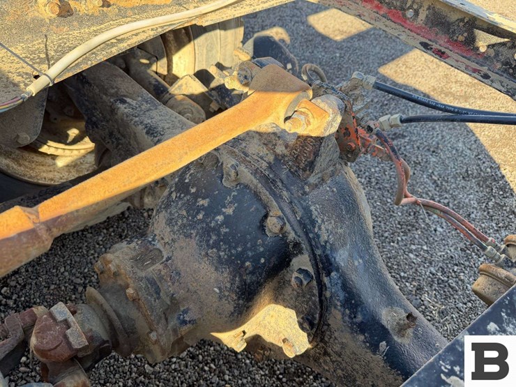 1985-ford-8000-image-22