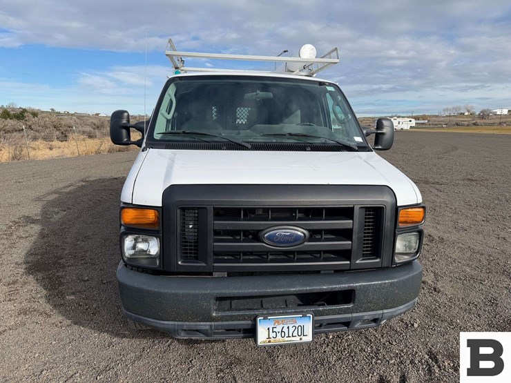 2010-ford-cargo-image-8