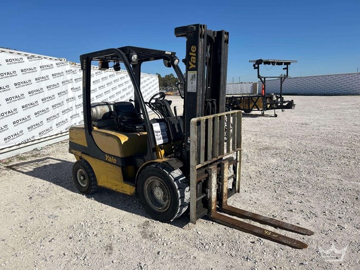 yale-glp070vxe-6,500lb-propane-forklift-image-2