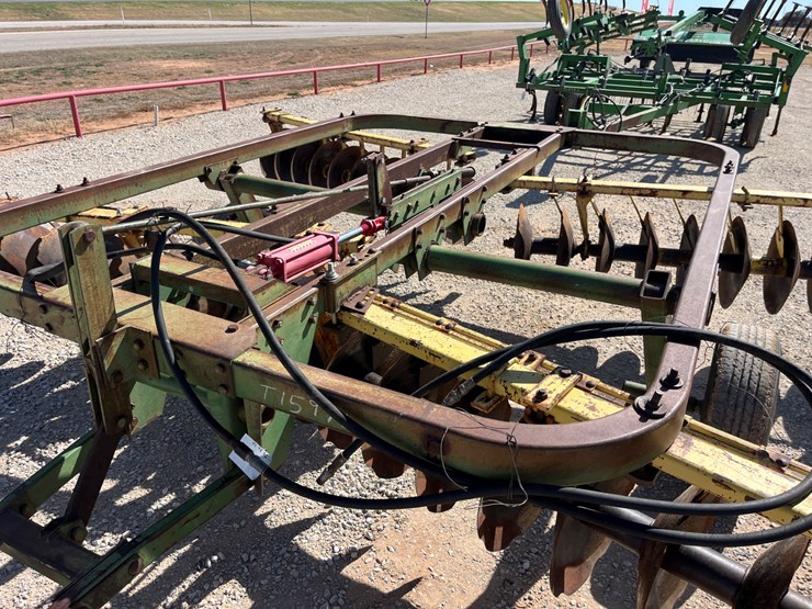 john-deere-210-image-2