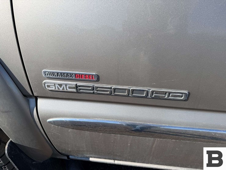 2003-gmc-2500-image-18