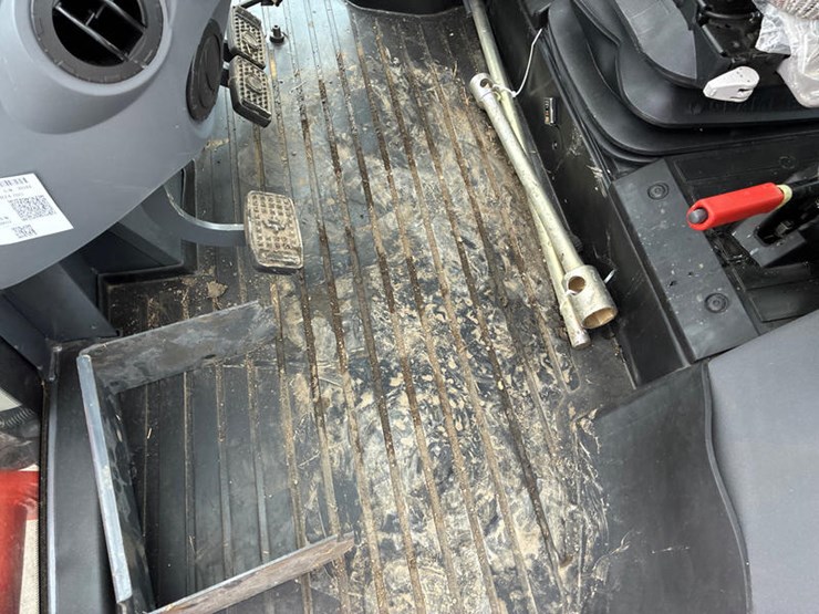 2024-kubota-m6-131-image-71