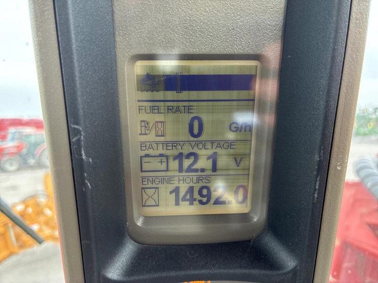 2015-case-ih-patriot-3340-image-29