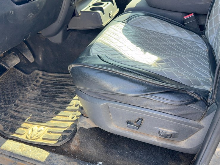 2012-dodge-1500-image-12