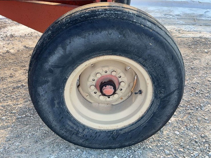 hopper-wagon-w-auger-image-3