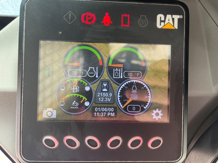 2018-caterpillar-299d-image-23