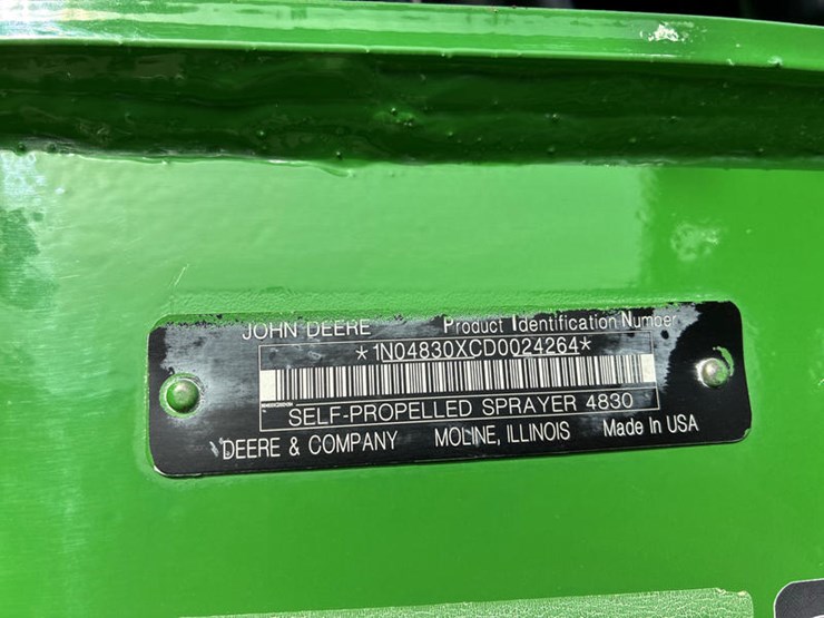 2014-john-deere-4830-image-2