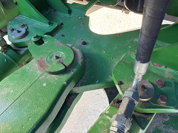 2013-john-deere-9510r-image-22