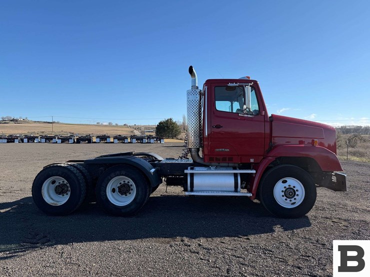 1986-freightliner-flc112-image-7