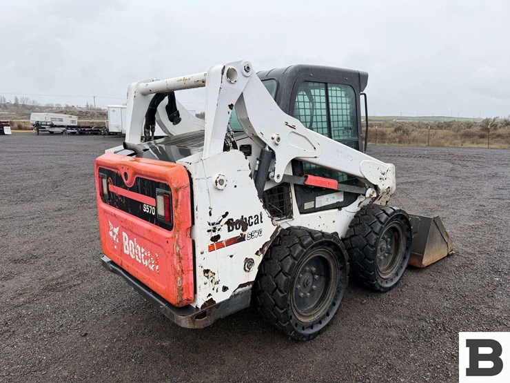 2013-bobcat-s570-image-5
