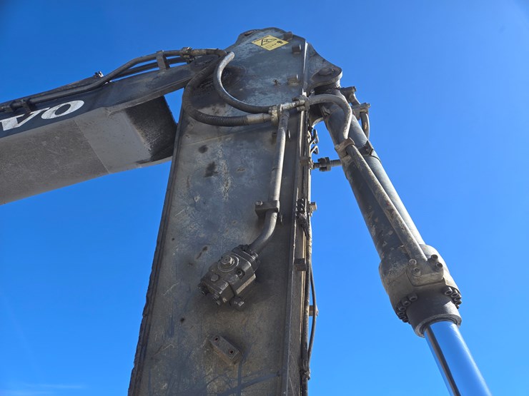 volvo-ec330-image-24