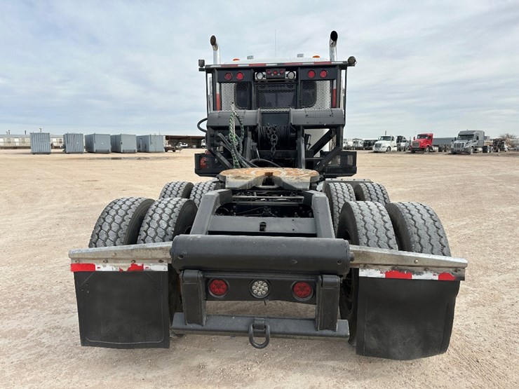 2013-peterbilt-367-image-7