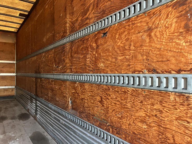 #114797-•-24'-alum-box-image-8