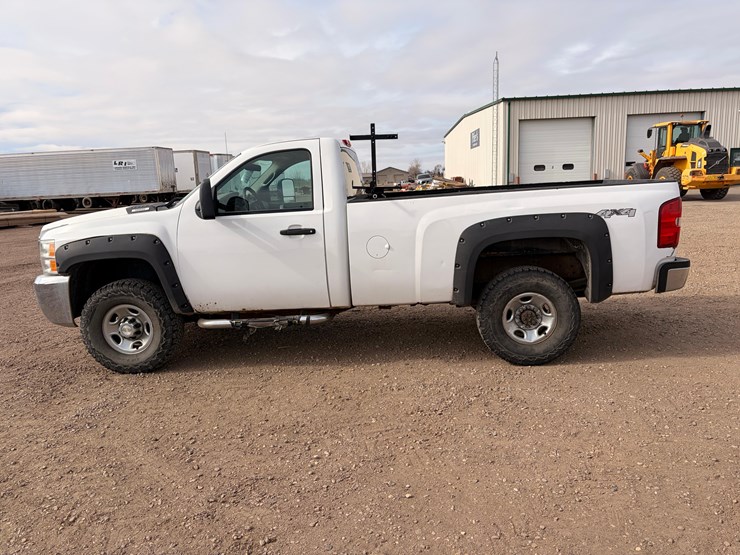 2010-chevrolet-silverado-pickup-image-6