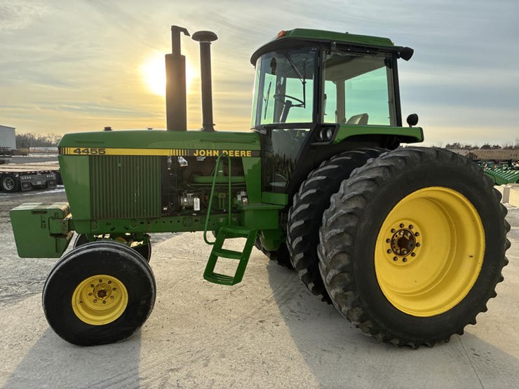 1990-john-deere-4455-image-12