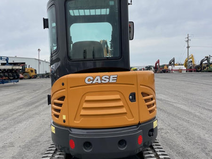 2024-case-cx30c-image-14