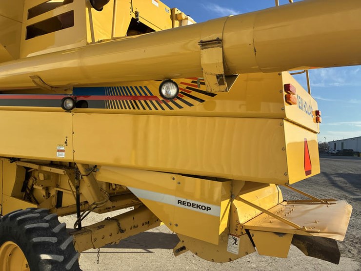 new-holland-tr89-image-21