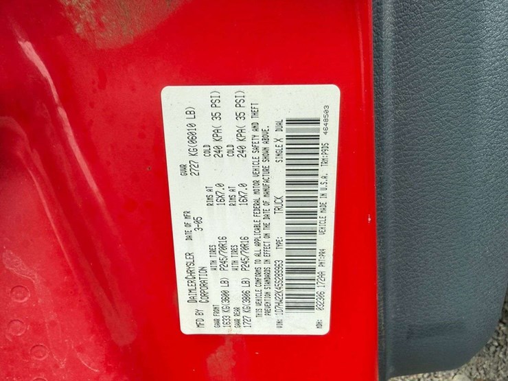 2005-dodge-dakota-image-35