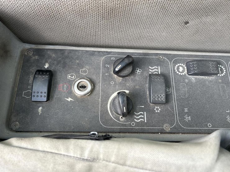 2005-gradall-xl4100-ii-image-40