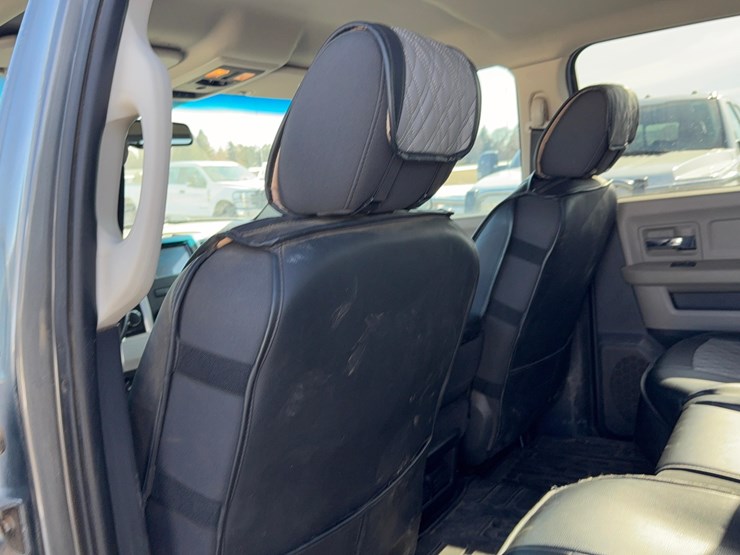 2012-dodge-1500-image-18