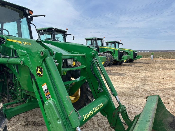 2011-john-deere-5090m-image-35