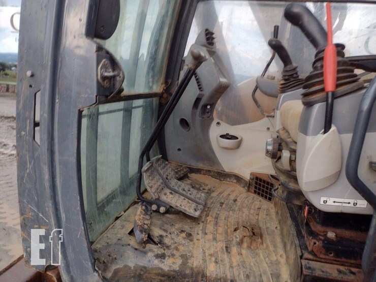 2019-deere-75g-image-11