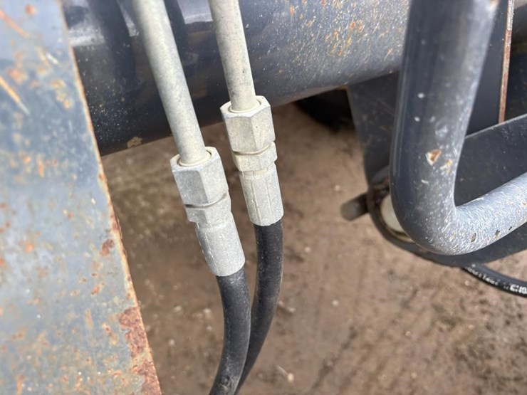 2018-deere-210lep-image-11