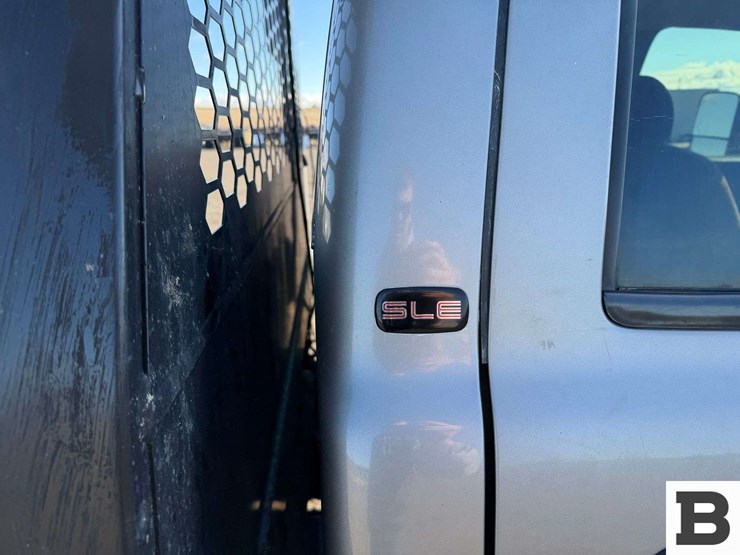 2003-gmc-2500-image-33