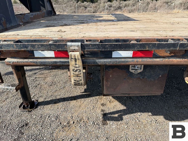 2014-pj-gooseneck-flatbed-trailer-image-23