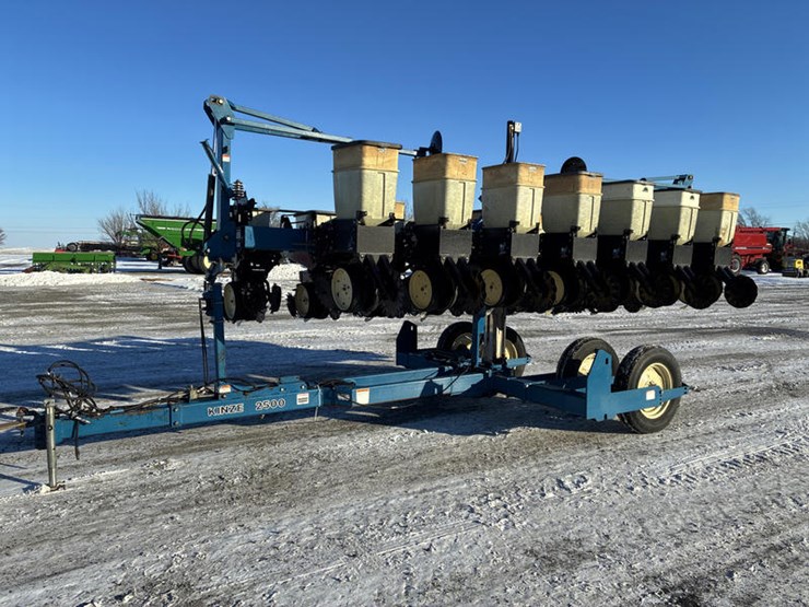 1999-kinze-2500-image-1