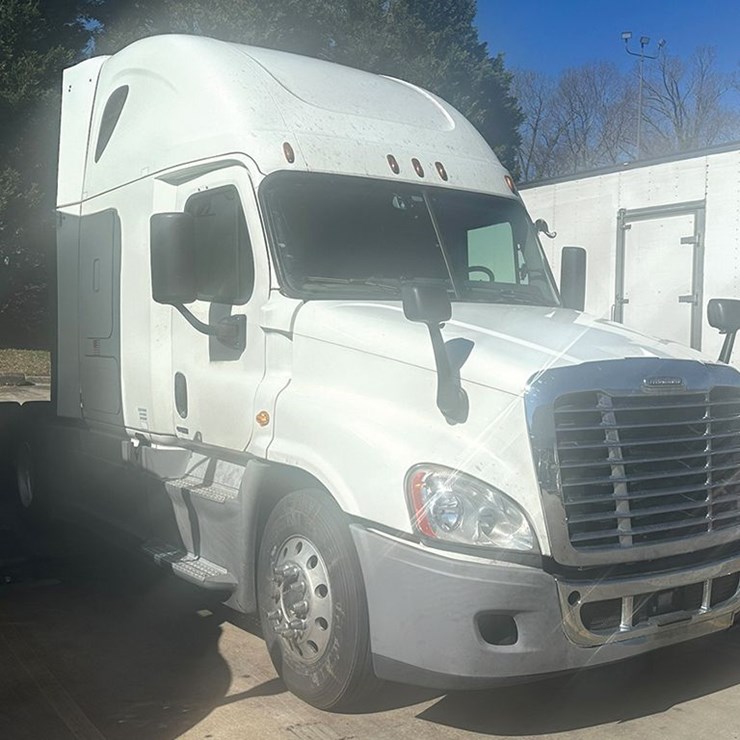 2018 FREIGHTLINER CASCADIA 125 EVOLUTION