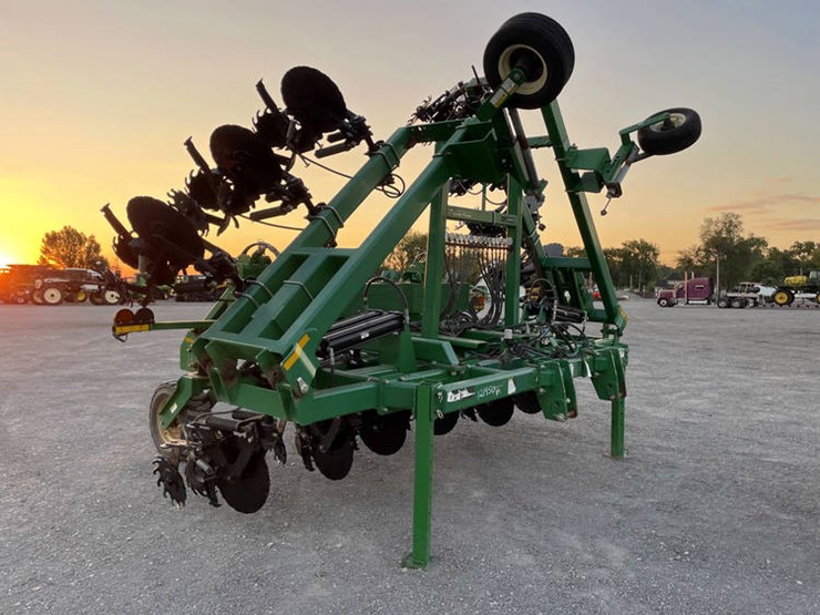 great-plains-np2330-image-8