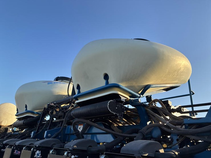 2010-kinze-3660-image-73